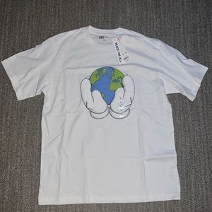 Uniqlo Kaws T-Shirt